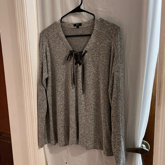 Rails Leigh lace up gray v neck lightweight sweater size medium - Picture 1 of 6